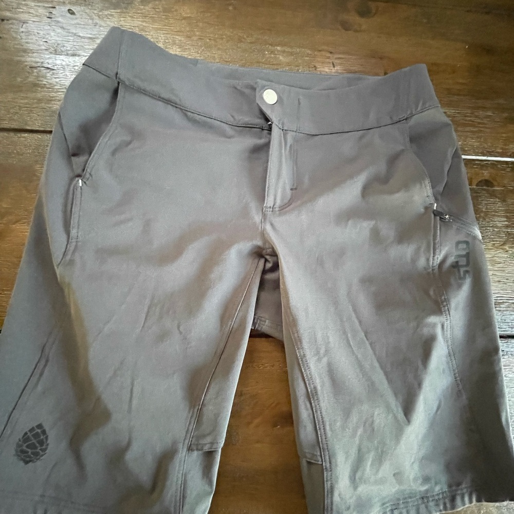 Women gray preloved shorts by Stio